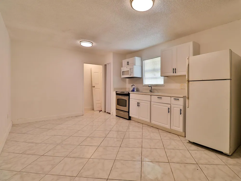 3024 W Dixie Boulevard Fort Pierce, FL 34946