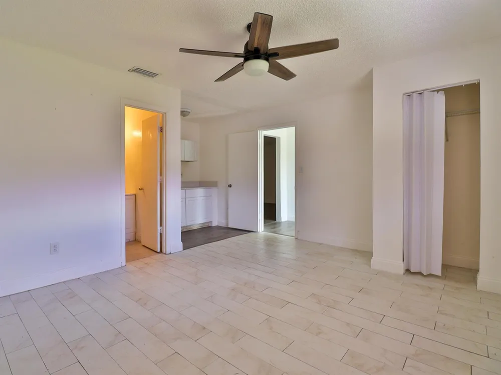 3024 W Dixie Boulevard Fort Pierce, FL 34946