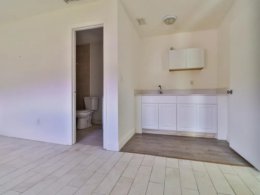 3024 W Dixie Boulevard Fort Pierce, FL 34946