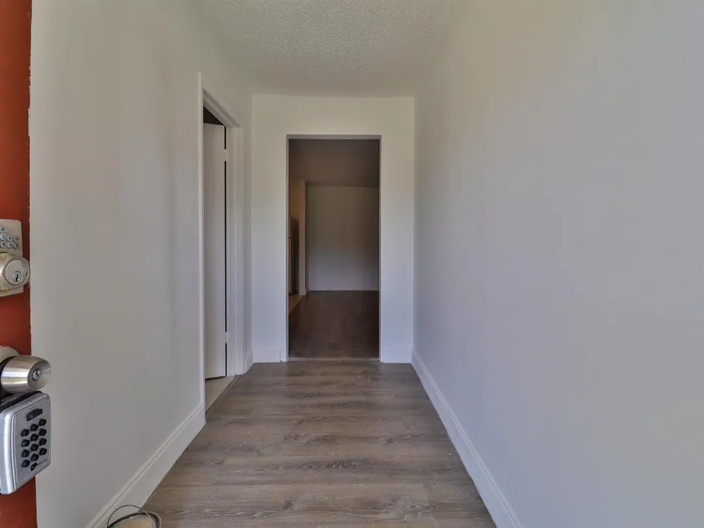3024 W Dixie Boulevard Fort Pierce, FL 34946