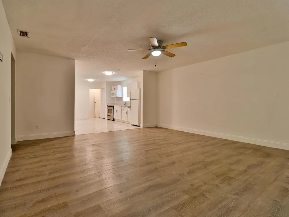 3024 W Dixie Boulevard Fort Pierce, FL 34946