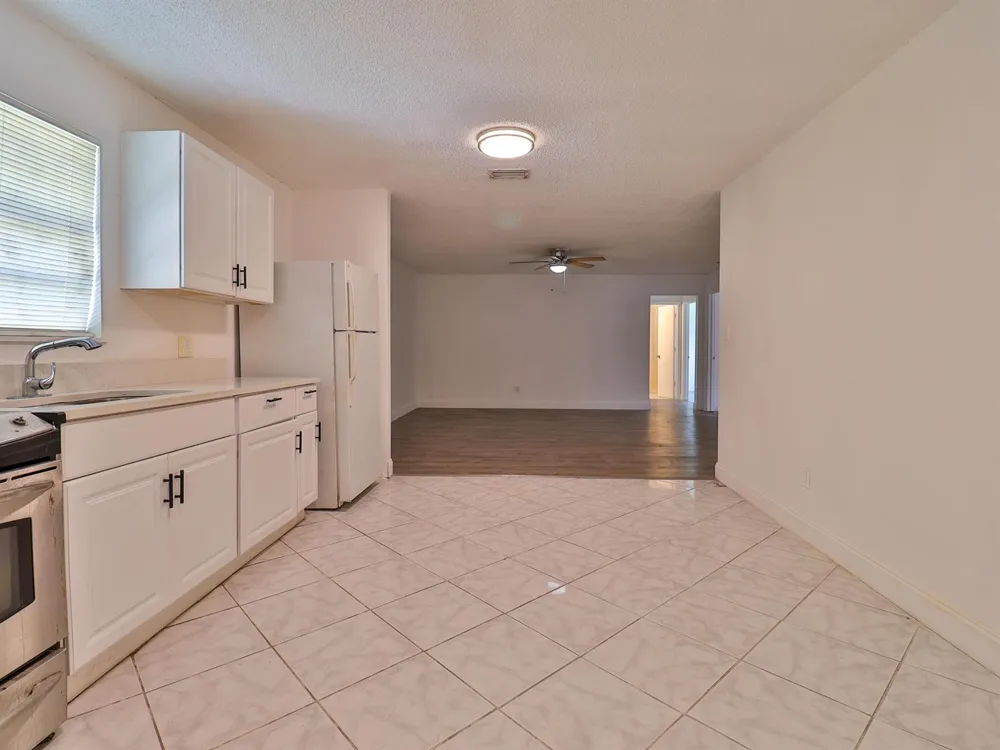 3024 W Dixie Boulevard Fort Pierce, FL 34946