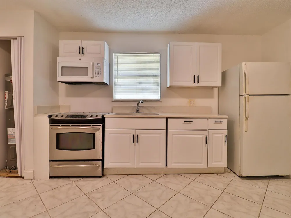 3024 W Dixie Boulevard Fort Pierce, FL 34946