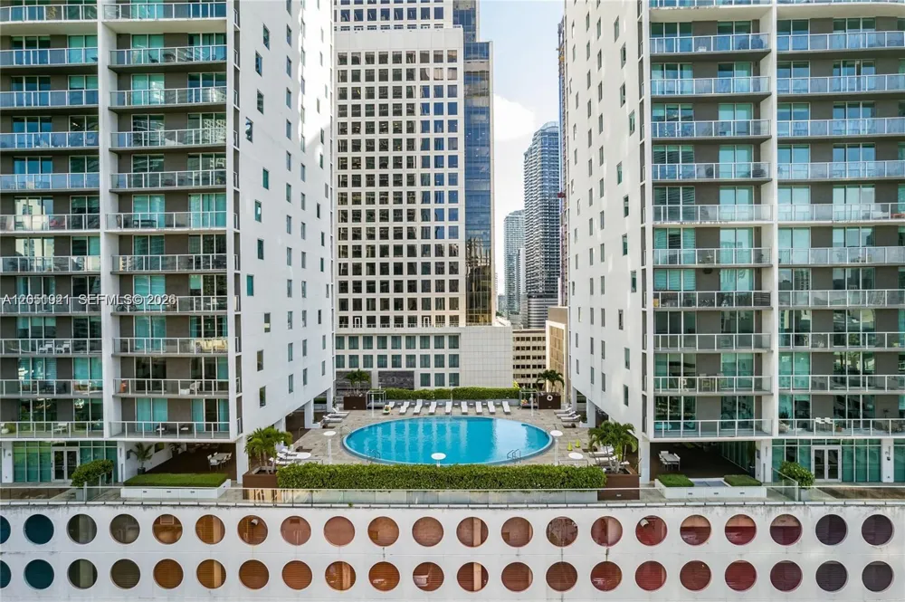55 SE 6th St #2001 Miami, FL 33131