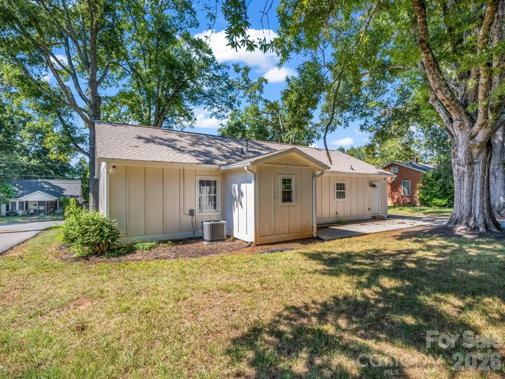 319 Arlington Street Forest City, NC 28048