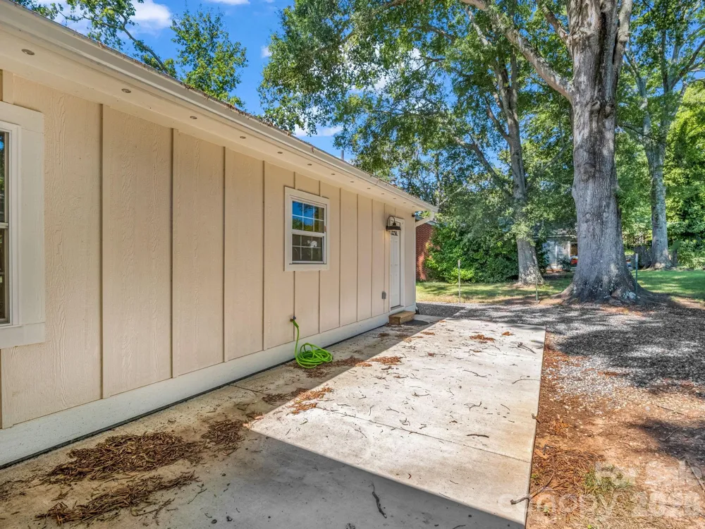 319 Arlington Street Forest City, NC 28048