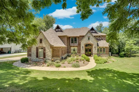 1811 Magic Valley Lane