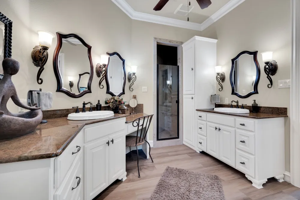 1811 Magic Valley Lane Cedar Hill, TX 75104