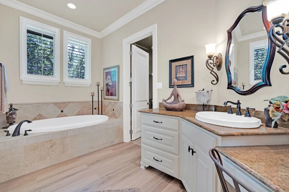 1811 Magic Valley Lane Cedar Hill, TX 75104