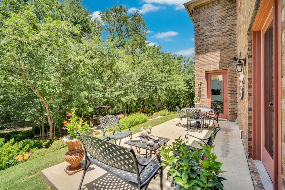 1811 Magic Valley Lane Cedar Hill, TX 75104