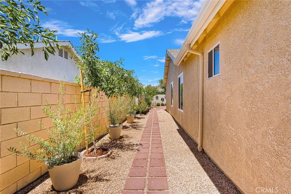 1116 Oakwood Lane Rosamond, CA 93560