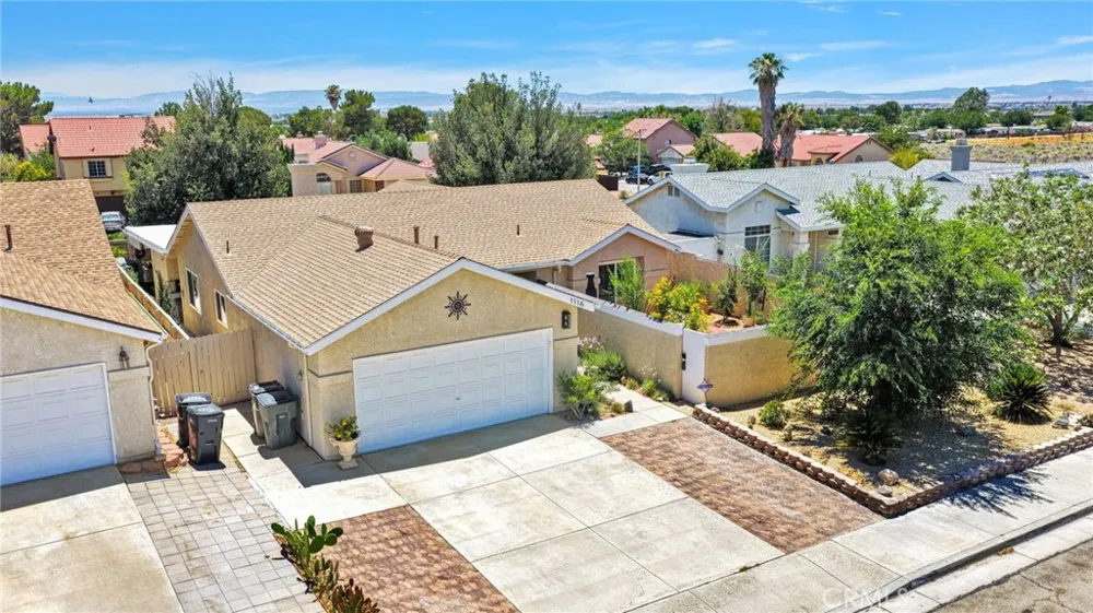 1116 Oakwood Lane Rosamond, CA 93560