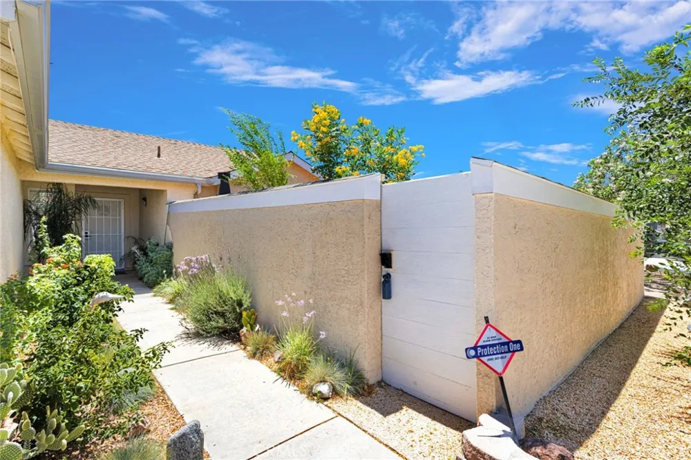 1116 Oakwood Lane Rosamond, CA 93560