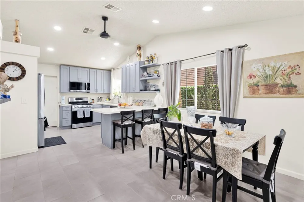 1116 Oakwood Lane Rosamond, CA 93560