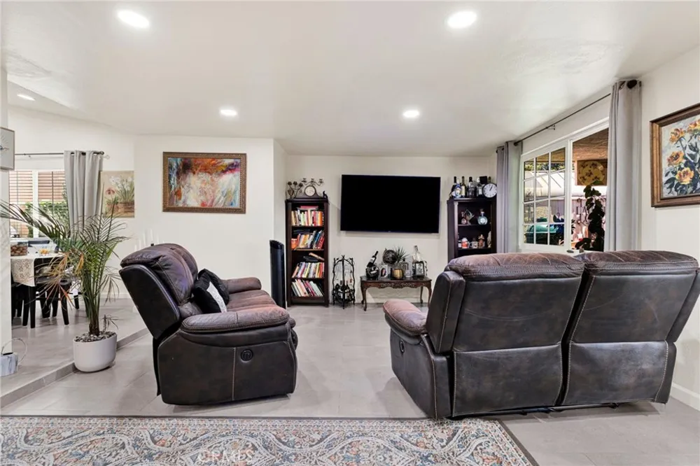 1116 Oakwood Lane Rosamond, CA 93560