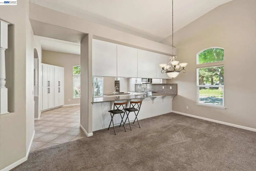 1532 Sophie Ln Escalon, CA 95320