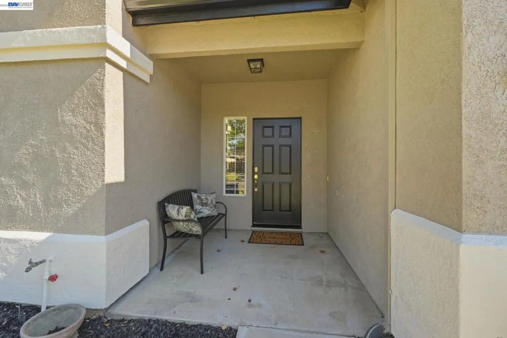 1532 Sophie Ln Escalon, CA 95320