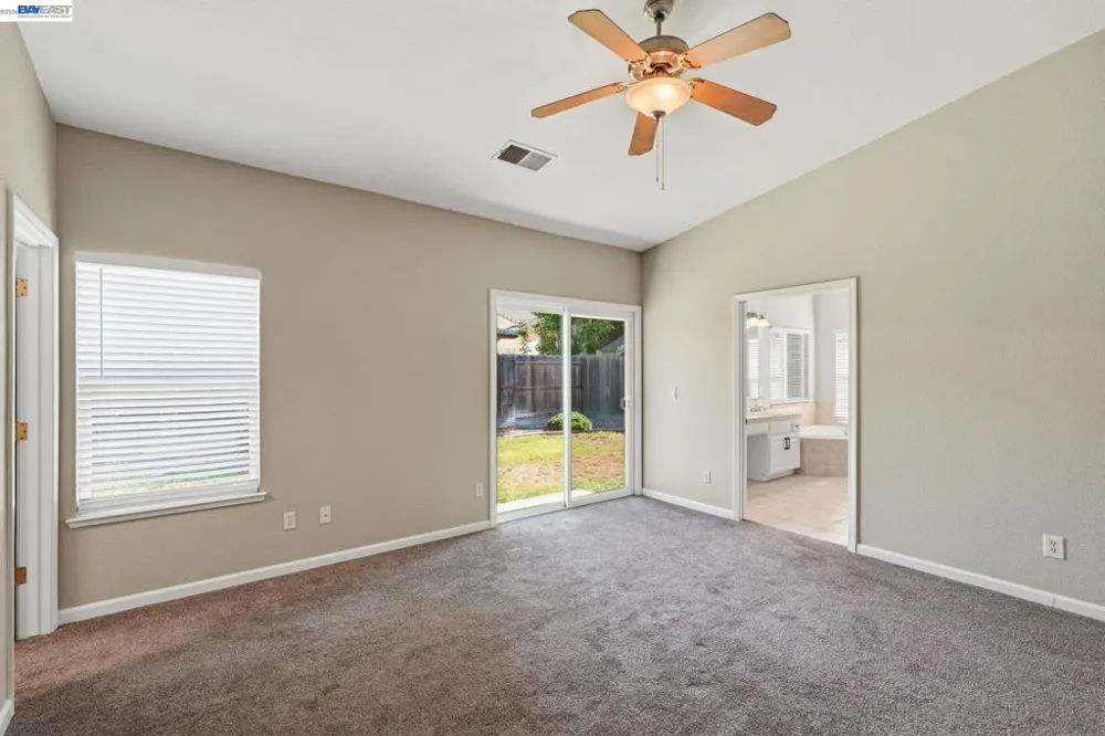 1532 Sophie Ln Escalon, CA 95320