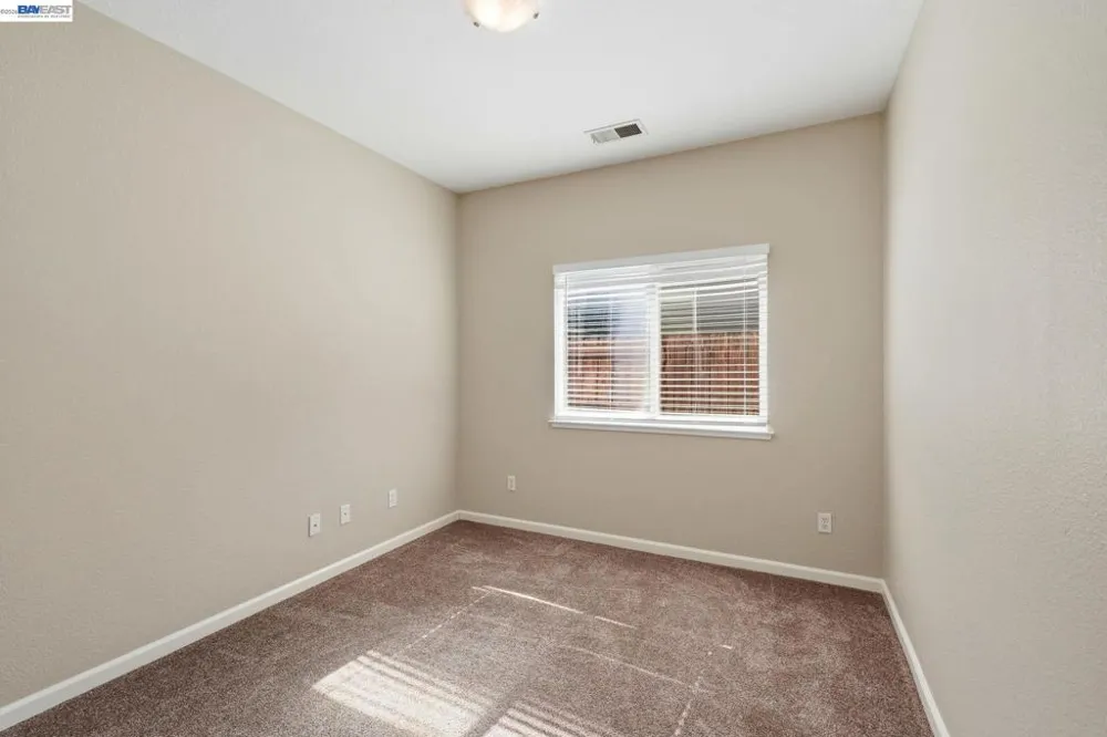 1532 Sophie Ln Escalon, CA 95320