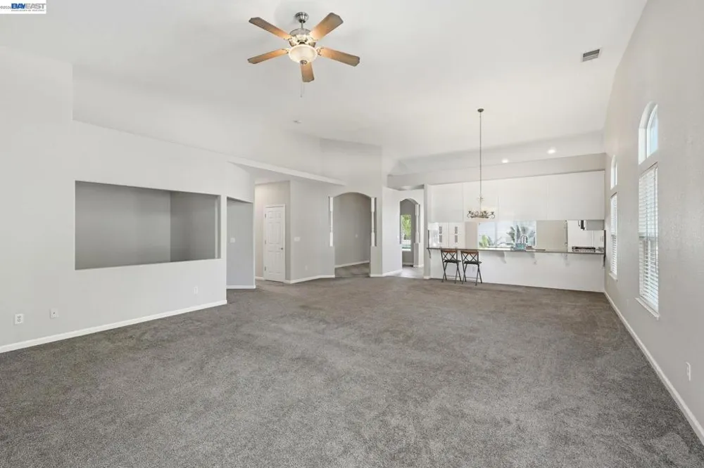 1532 Sophie Ln Escalon, CA 95320