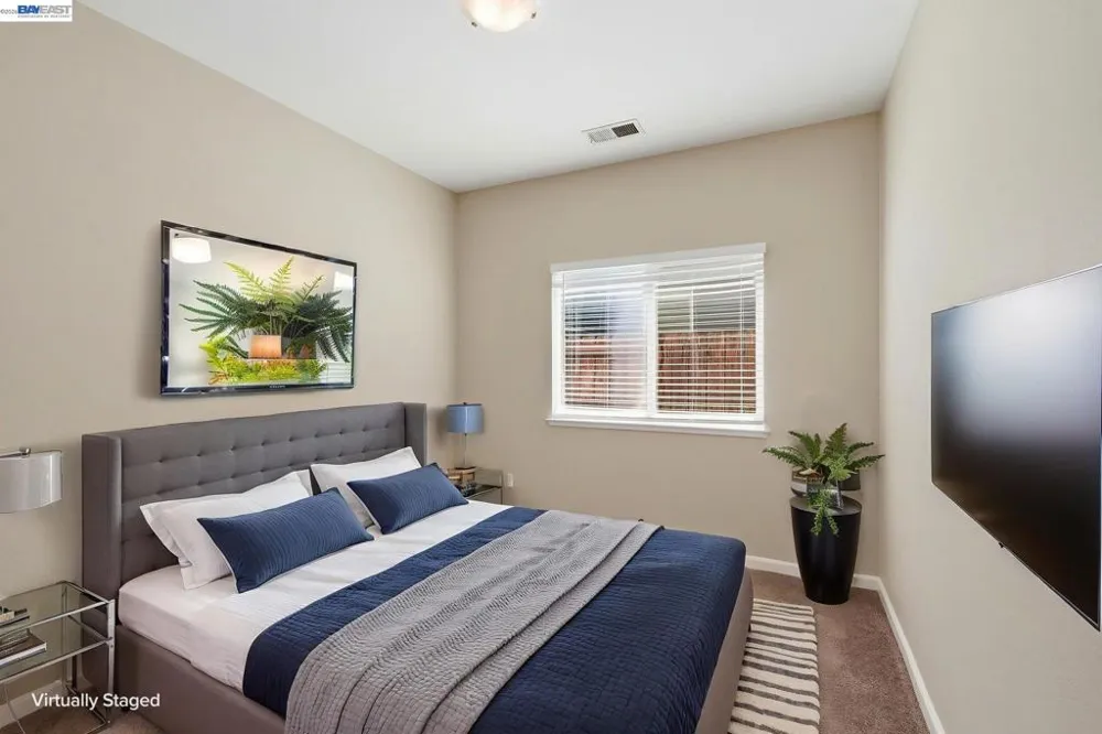 1532 Sophie Ln Escalon, CA 95320