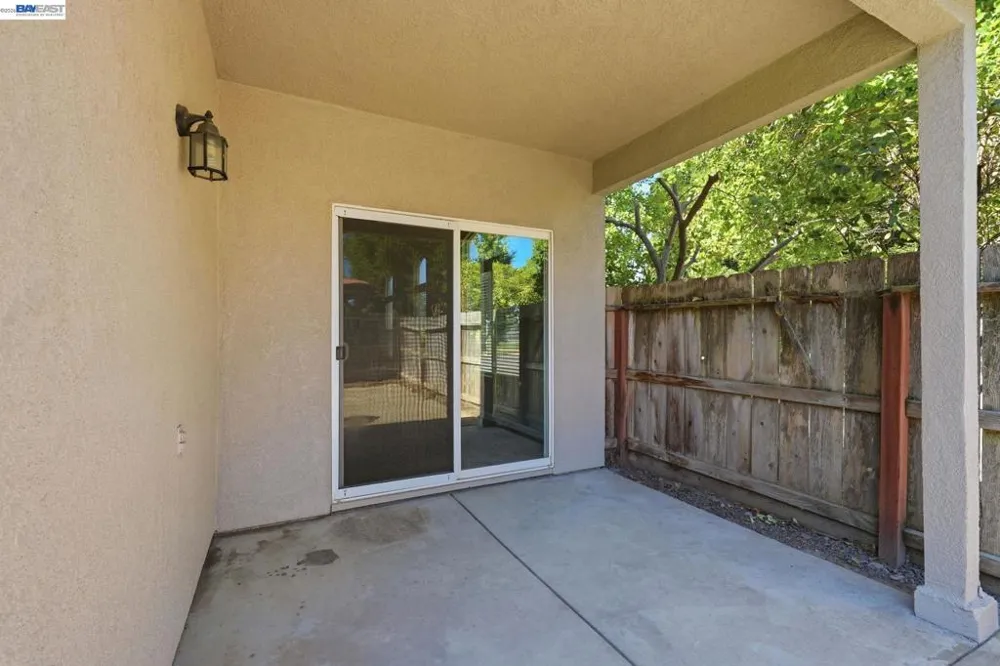 1532 Sophie Ln Escalon, CA 95320