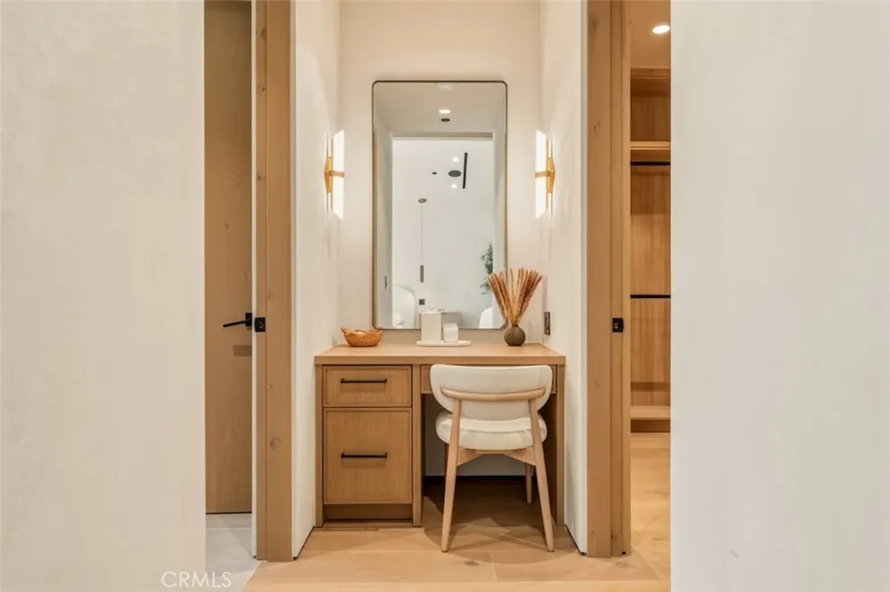 10433 Valley Spring Lane Toluca Lake, CA 91602