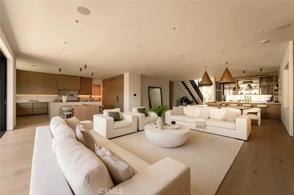 10433 Valley Spring Lane Toluca Lake, CA 91602