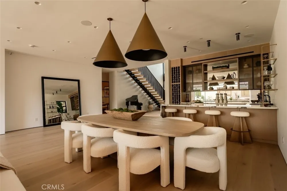 10433 Valley Spring Lane Toluca Lake, CA 91602