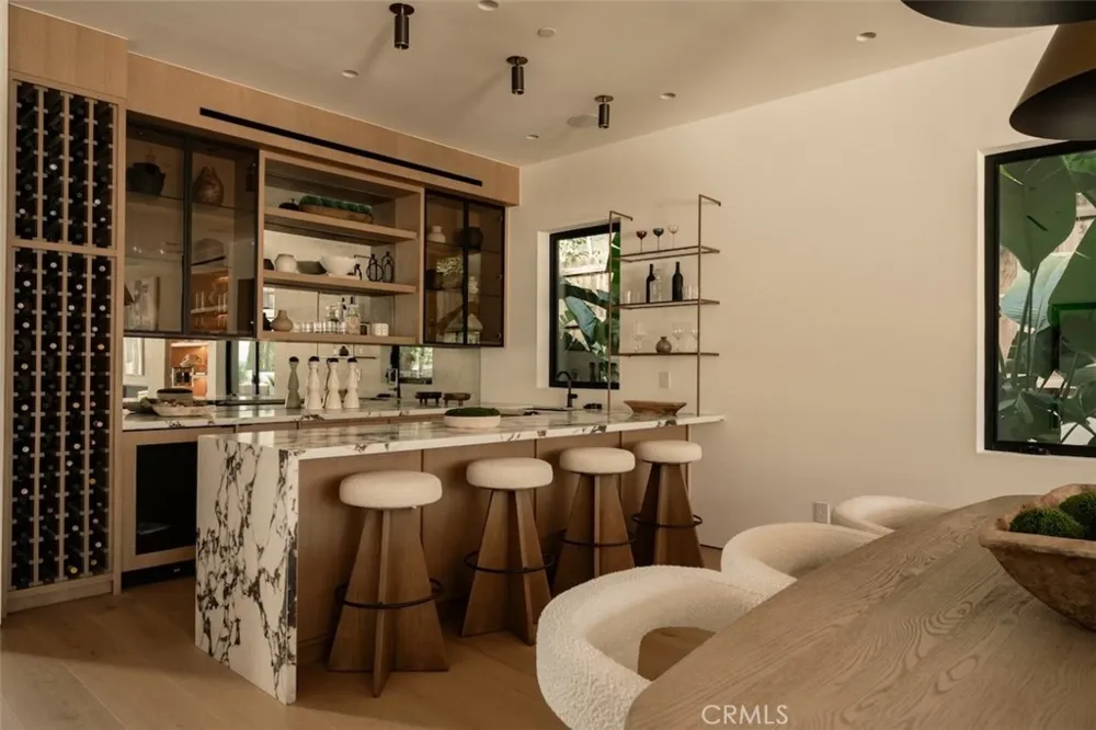 10433 Valley Spring Lane Toluca Lake, CA 91602