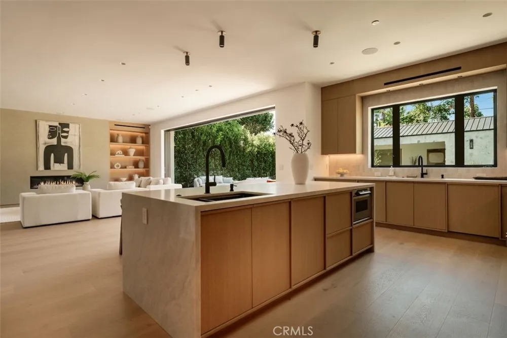 10433 Valley Spring Lane Toluca Lake, CA 91602