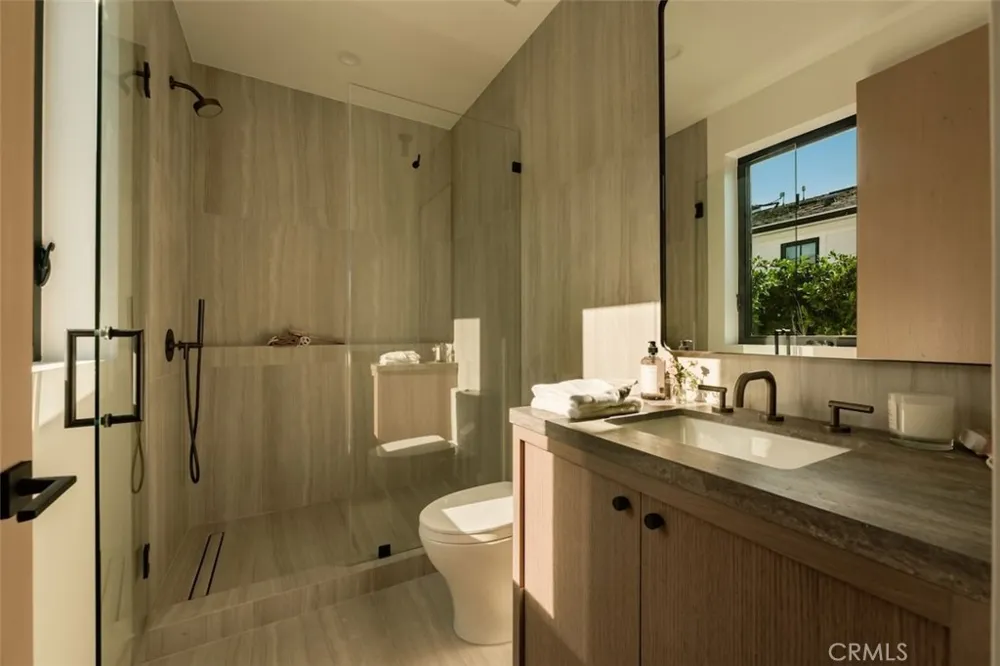 10433 Valley Spring Lane Toluca Lake, CA 91602
