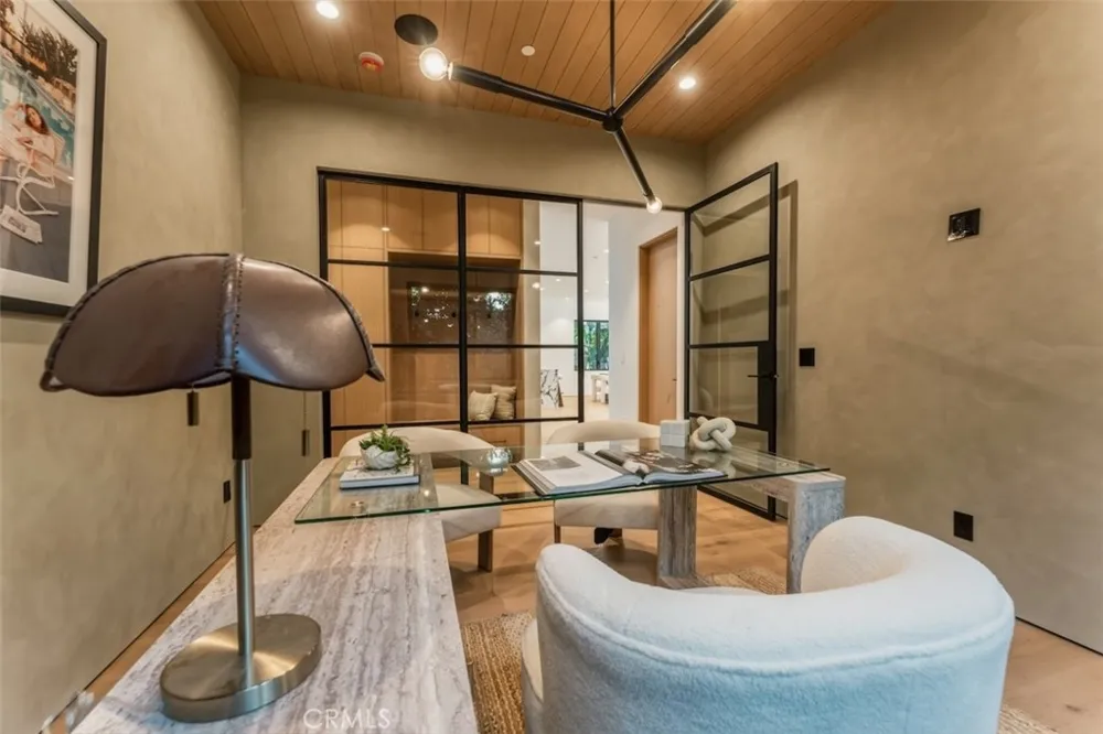 10433 Valley Spring Lane Toluca Lake, CA 91602
