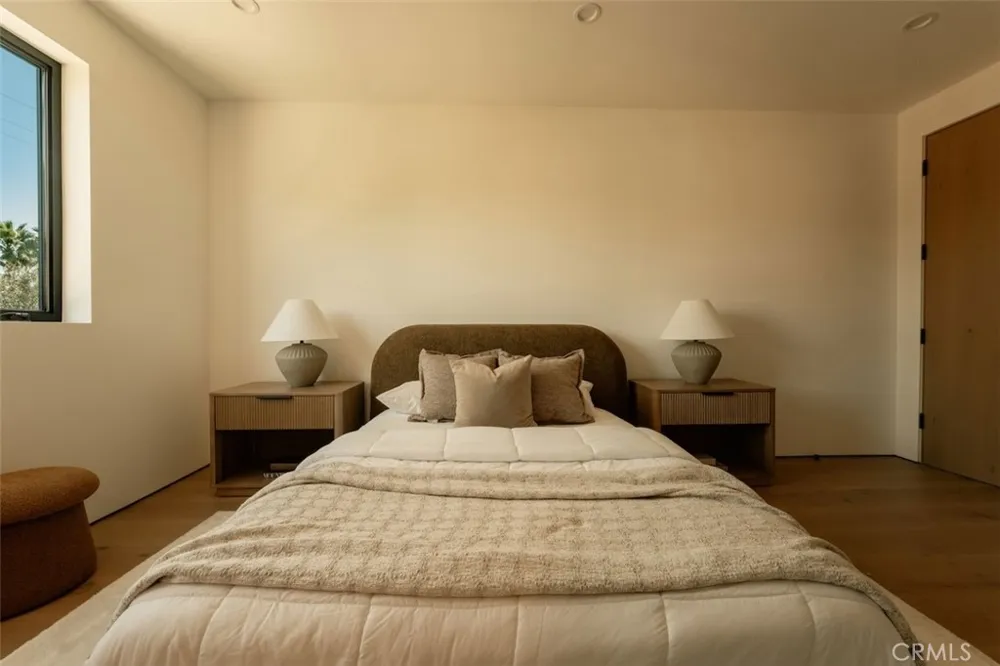 10433 Valley Spring Lane Toluca Lake, CA 91602