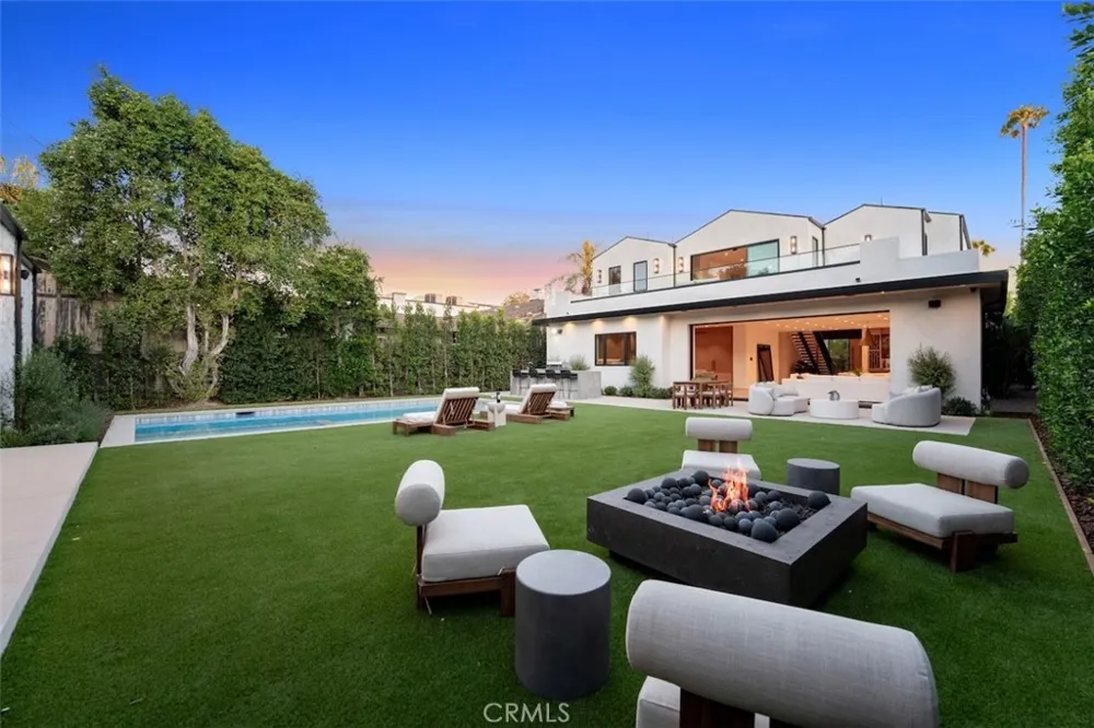 10433 Valley Spring Lane Toluca Lake, CA 91602