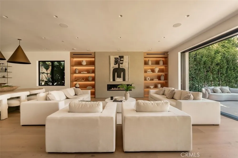 10433 Valley Spring Lane Toluca Lake, CA 91602