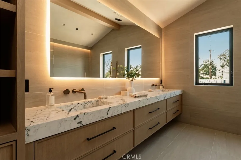 10433 Valley Spring Lane Toluca Lake, CA 91602