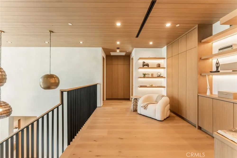 10433 Valley Spring Lane Toluca Lake, CA 91602