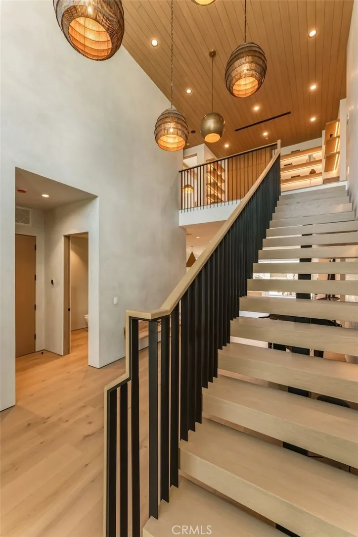 10433 Valley Spring Lane Toluca Lake, CA 91602