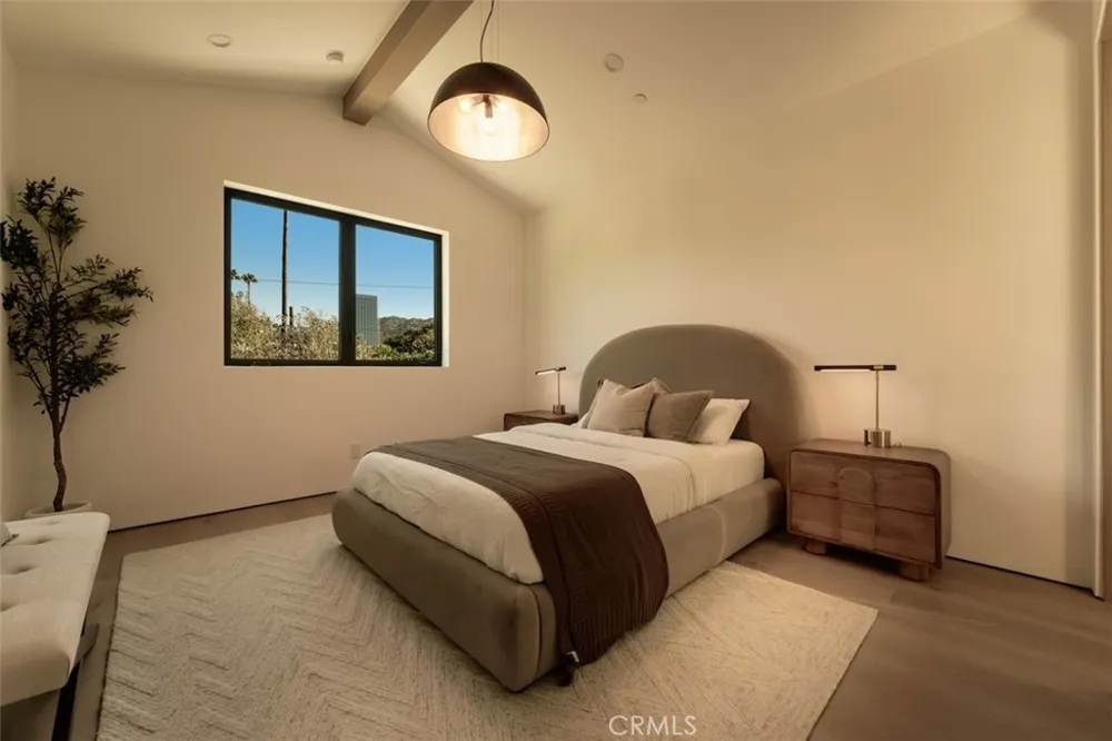 10433 Valley Spring Lane Toluca Lake, CA 91602