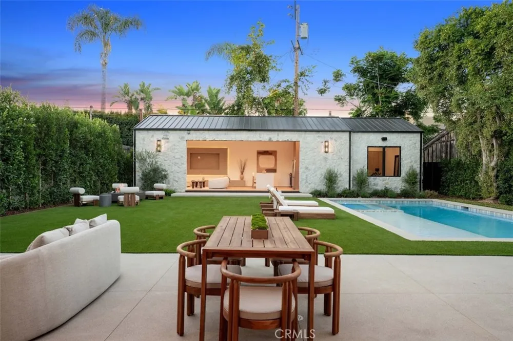 10433 Valley Spring Lane Toluca Lake, CA 91602