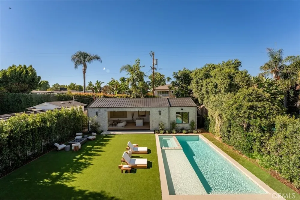 10433 Valley Spring Lane Toluca Lake, CA 91602