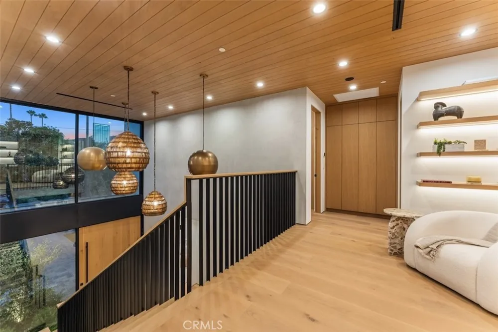 10433 Valley Spring Lane Toluca Lake, CA 91602