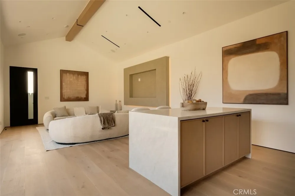 10433 Valley Spring Lane Toluca Lake, CA 91602