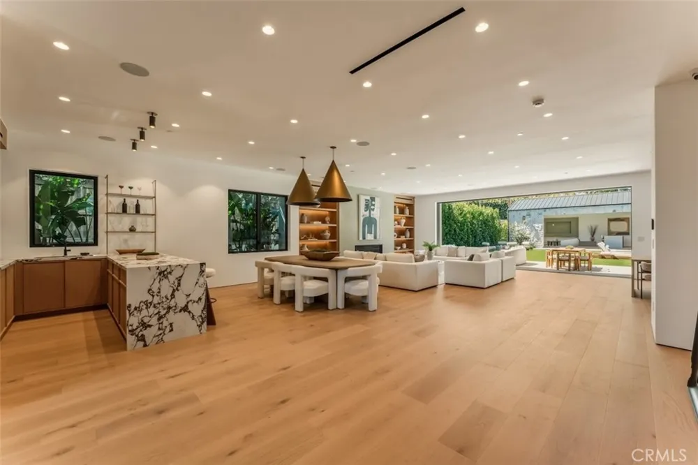 10433 Valley Spring Lane Toluca Lake, CA 91602