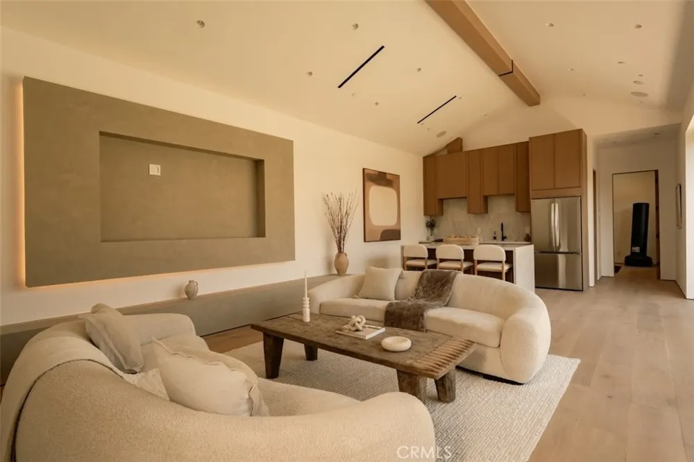 10433 Valley Spring Lane Toluca Lake, CA 91602