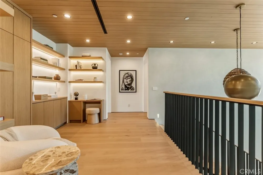 10433 Valley Spring Lane Toluca Lake, CA 91602