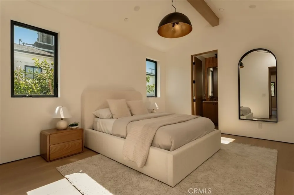 10433 Valley Spring Lane Toluca Lake, CA 91602
