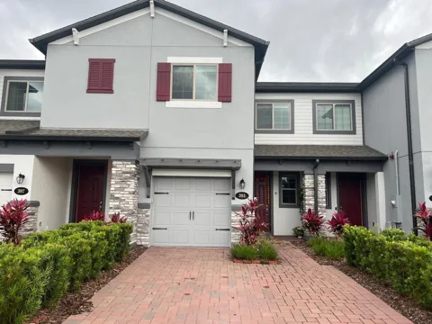 393 EVERTREE LOOP