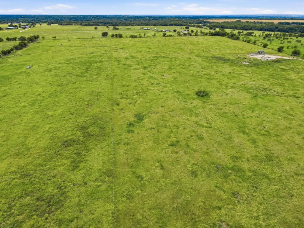 7005 CR-302 Grandview, TX 76050